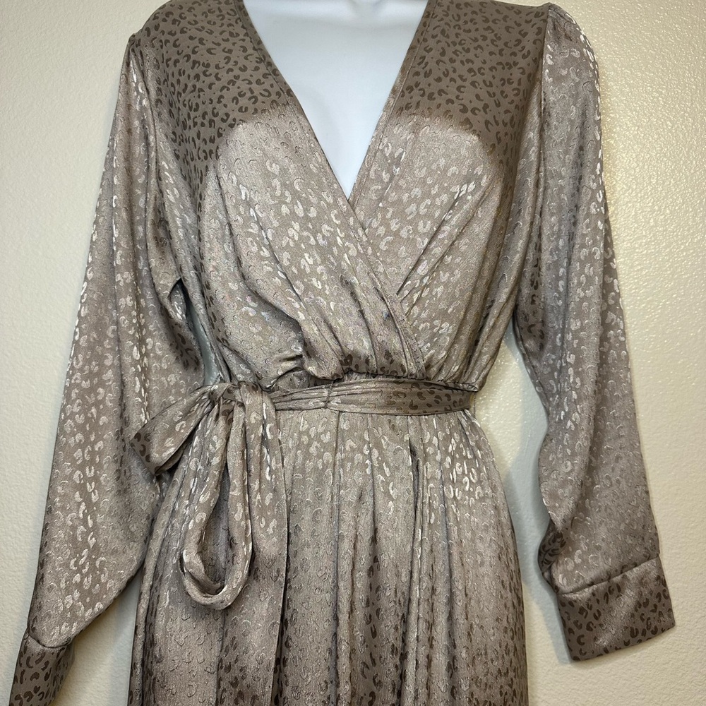 Kate and Lily Taupe Leopard Jacquard Wrap Maxi Dress Size 6 - Picture 4 of 5